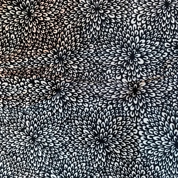 LuLulemon Pace Setter skirt:Plush petal black ghost - Picture 7 of 8